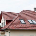 Покрив със снегозадържащи елементи